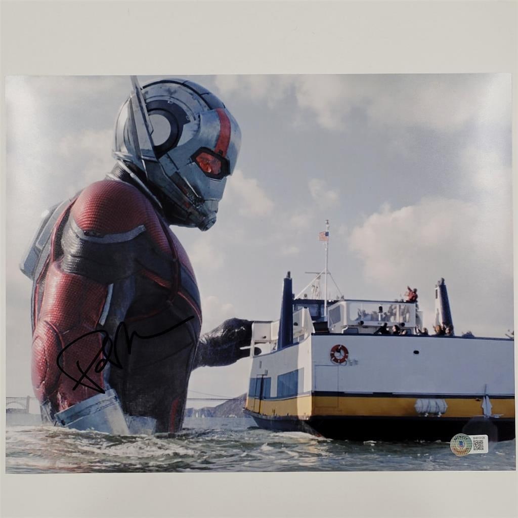 Paul Rudd signed Ant Man 11x14 photo Marvel Beckett authenticated: Paul Rudd signed Ant Man 11x14 photo Marvel Beckett authenticated This striking 11x14 photograph features Paul Rudd as Ant Man, showcasing a vibrant image from the Marvel movie. The photograph is an o