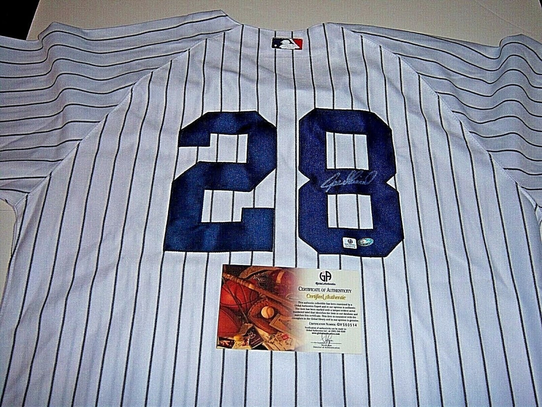 Joe Girardi Signed New York Yankees Majestic Jersey GAI Authenticated: Joe Girardi Signed New York Yankees Majestic Jersey GAI Authenticated This is an officially licensed Majestic jersey signed by Joe Girardi, a celebrated player from the New York Yankees. The jersey co