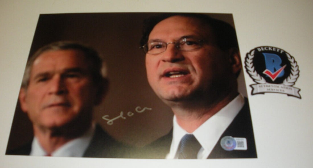 Samuel Alito Signed 8x10 Supreme Court Justice Photo with Beckett COA (1 of 1)
