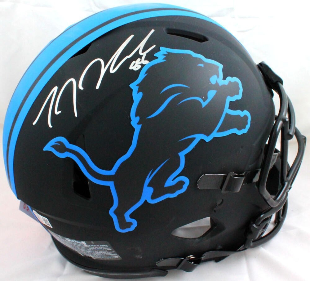 Detroit Lions Authentic Eclipse Speed Helmet Signed by TJ Hockenson Beckett: Detroit Lions Authentic Eclipse Speed Helmet Signed by TJ Hockenson Beckett This is an original, pre-owned Detroit Lions helmet signed by TJ Hockenson. It is described as an Eclipse Speed Authentic he