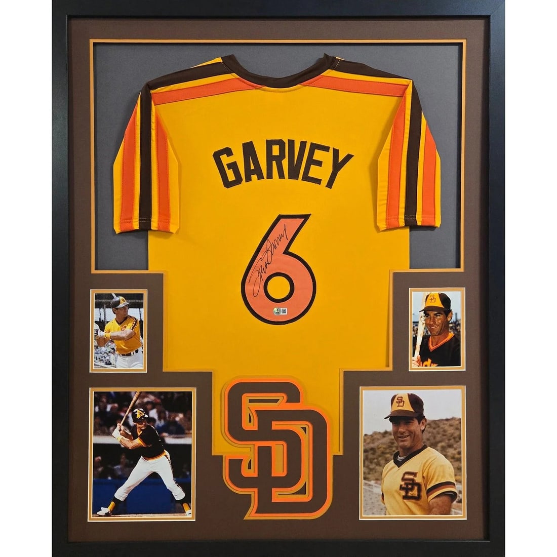 Framed Steve Garvey Signed Padres Jersey With Beckett Authentication: Framed Steve Garvey Signed Padres Jersey With Beckett Authentication This framed San Diego Padres jersey features an authentic Steve Garvey autograph and is professionally authenticated by Beckett. Th