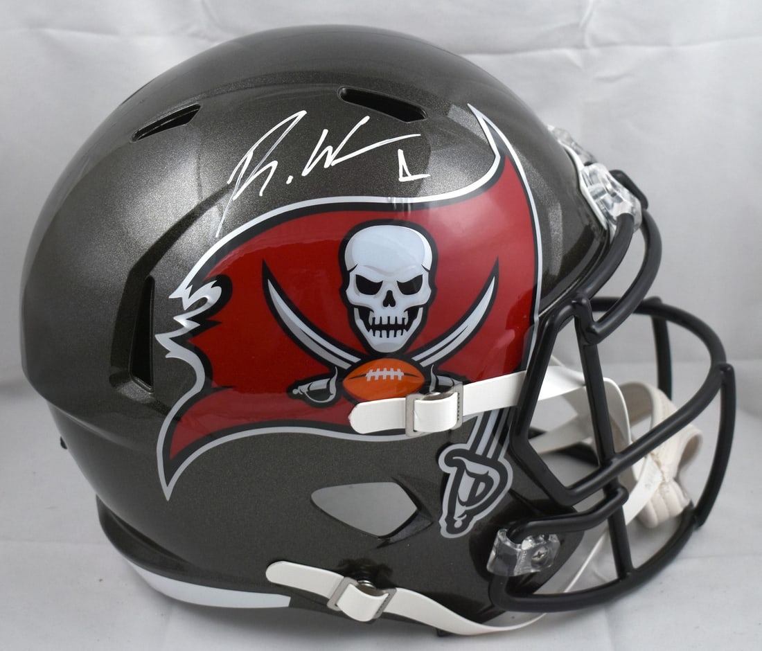Beckett Holo Signed Rachaad White Buccaneers Full Size Speed Helmet: Beckett Holo Signed Rachaad White Buccaneers Full Size Speed Helmet Autographed Tampa Bay Buccaneers full-size Speed helmet featuring Rachaad White. This pre-owned collectible includes a Beckett witne