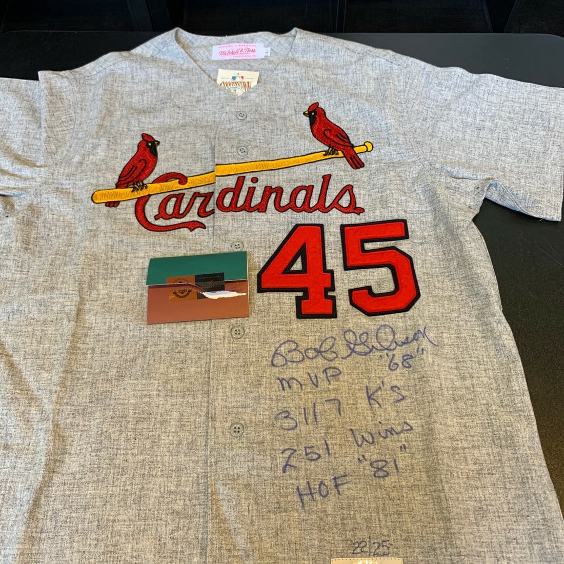 Bob Gibson Signed St. Louis Cardinals STAT Jersey with UDA COA: Bob Gibson Signed St. Louis Cardinals STAT Jersey with UDA COA This is a stunning Bob Gibson signed and inscribed St. Louis Cardinals STAT jersey, featuring authentication from Upper Deck. Celebrating