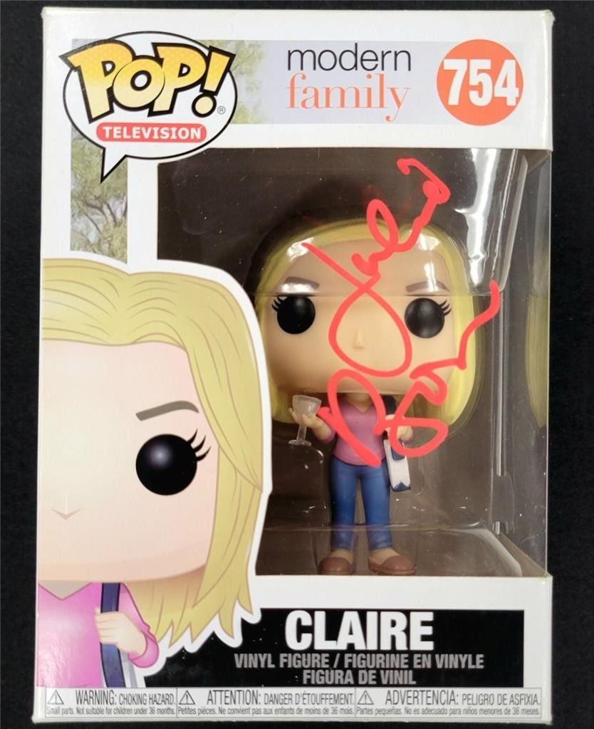 Julie Bowen Autographed Claire Funko Pop 754 Modern Family Beckett BAS: Julie Bowen Autographed Claire Funko Pop 754 Modern Family Beckett BAS This is an original Funko Pop! figure of Claire from the popular TV show Modern Family, signed by actress Julie Bowen. The autogr