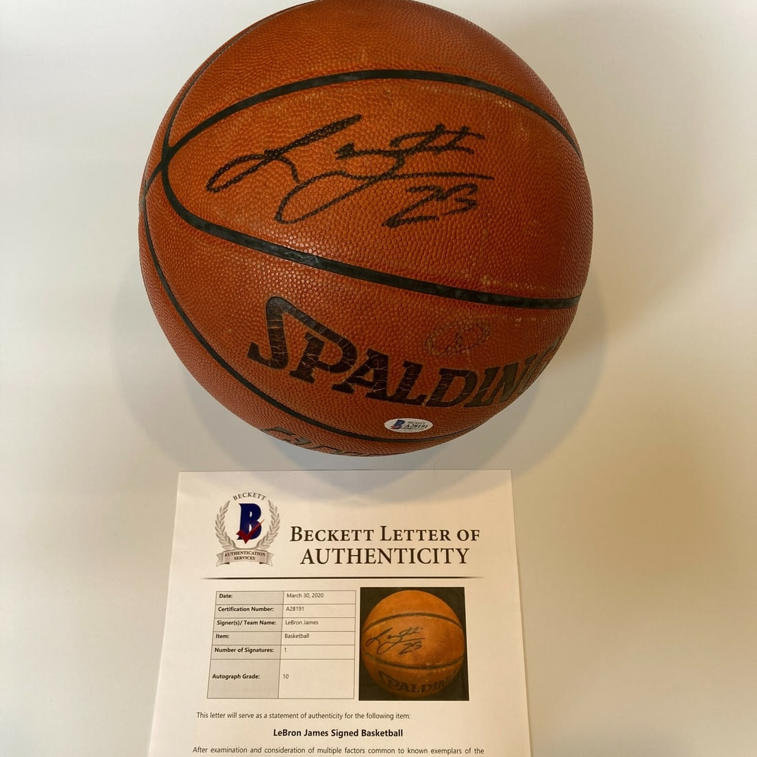 LeBron James #23 Rookie Signed Game Used Basketball Beckett GEM MINT 10 (1 of 7)
