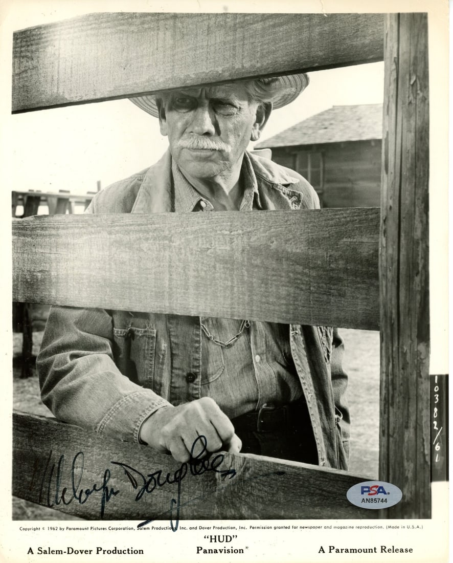 Melvyn Douglas Signed 8x10 B/W Photo Oscar Actor Hud PSA/DNA: Melvyn Douglas Signed 8x10 B/W Photo Oscar Actor Hud PSA/DNA This is an original 8x10 black and white photo of Melvyn Douglas, a celebrated Oscar-winning actor known for his role in "Hud." The photo i
