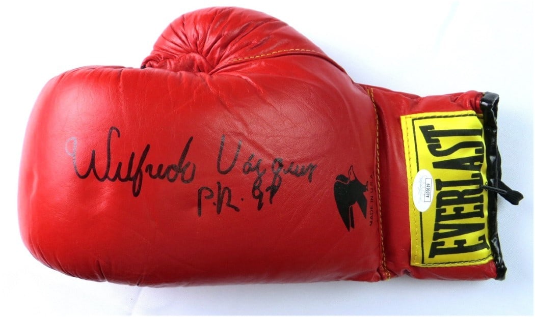 Boxing Glove Signed by Wilfredo Vazquez With JSA Authentication (1 of 4)