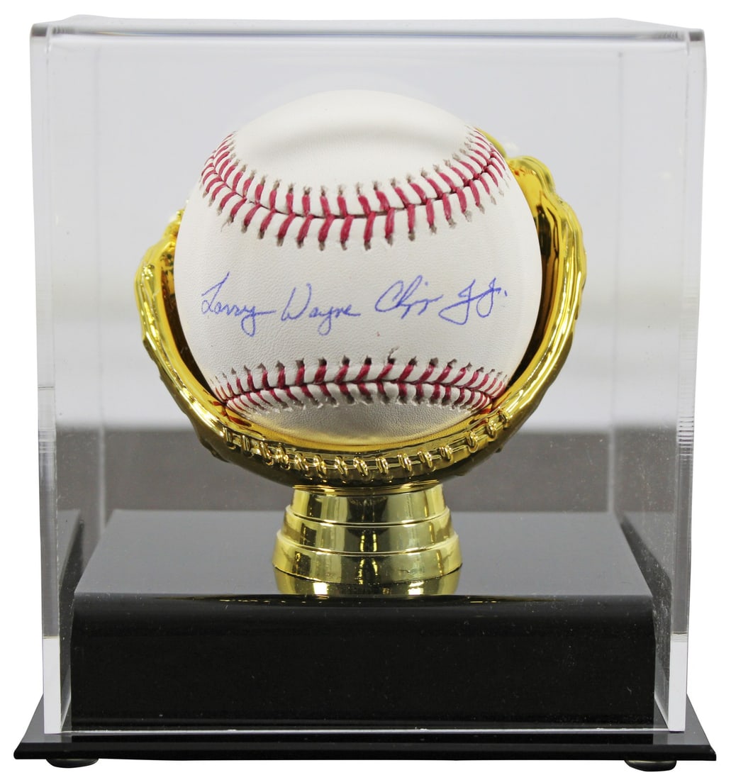 PSA Chipper Jones Jr Signed OML Baseball with Display Case: PSA Chipper Jones Jr Signed OML Baseball with Display Case This is an original autographed OML baseball personally signed by Larry Wayne Chipper Jones Jr. of the Atlanta Braves. It comes with a PSA/DN