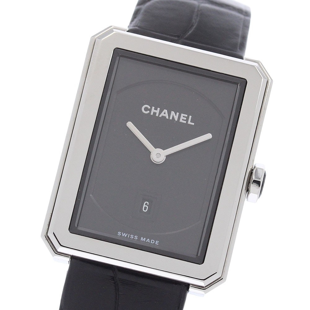 CHANEL Boyfriend H4884 womens quartz wristwatch with date: CHANEL Boyfriend H4884 womens quartz wristwatch with date CHANEL Boyfriend date wristwatch with a quartz movement and black dial. This women's watch features a stainless steel case and leather strap. 
