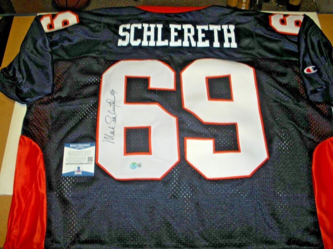 Autographed Denver Broncos Jersey With Beckett COA Mark Schlereth: Autographed Denver Broncos Jersey With Beckett COA Mark Schlereth This is an official licensed Champion football jersey signed by Mark Schlereth of the Denver Broncos. The jersey is an original item a