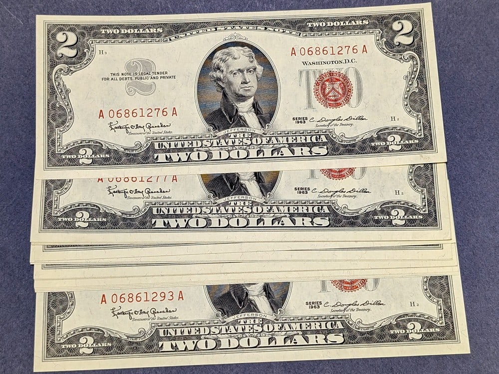 18 Consecutive 1963 $2 Legal Tender Notes Gem CU Uncirculated Lot: 18 Consecutive 1963 $2 Legal Tender Notes Gem CU Uncirculated Lot This lot consists of 18 consecutive uncirculated $2 Legal Tender notes from 1963, designated as FR. 1513. The notes exhibit excellent 