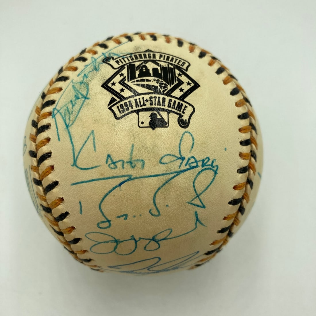 Barry Bonds 1994 NL All Star team signed baseball PSA DNA COA: Barry Bonds 1994 NL All Star team signed baseball PSA DNA COA Original 1994 All Star Game National League team-signed baseball featuring 25+ signatures, including Barry Bonds. This pre-owned baseball 