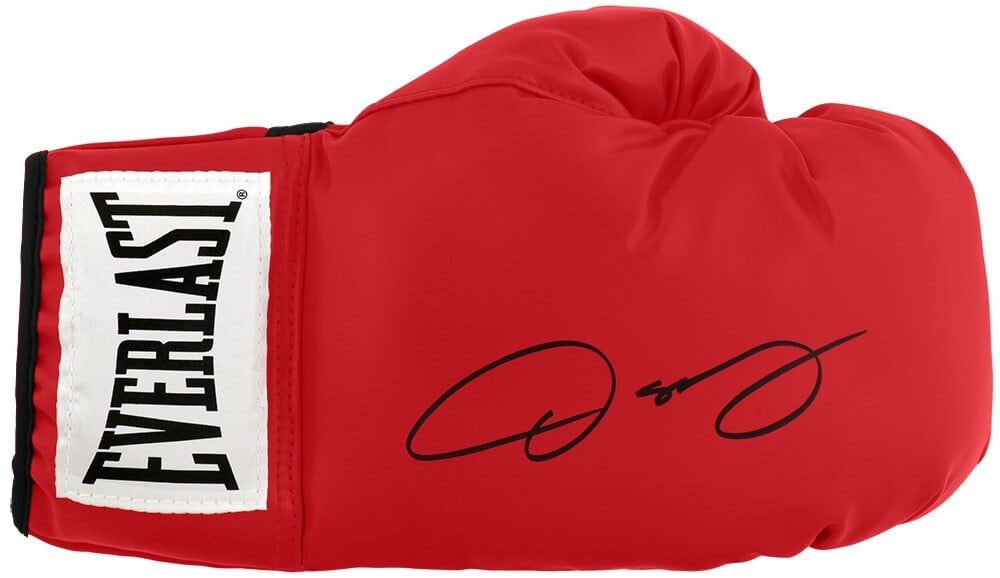 Oscar De La Hoya Signed Everlast Red Boxing Glove with COA: Oscar De La Hoya Signed Everlast Red Boxing Glove with COA This is an authentic Oscar De La Hoya signed Everlast red boxing glove, a must-have for any boxing memorabilia collector. The glove features 
