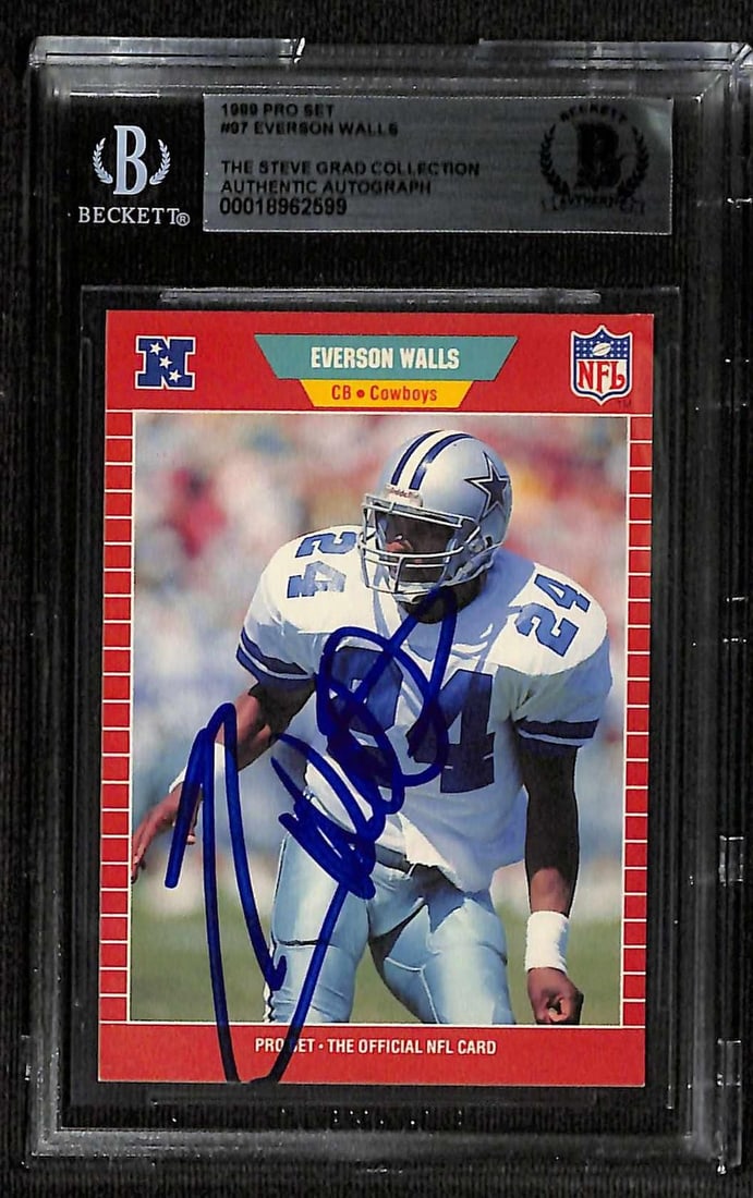 Beckett Authenticated Everson Walls 1989 Pro Set Cowboys Autograph Card: Beckett Authenticated Everson Walls 1989 Pro Set Cowboys Autograph Card Hand-signed 1989 Pro Set Dallas Cowboys card featuring Everson Walls. The autograph appears in blue ink, and the card is encapsu