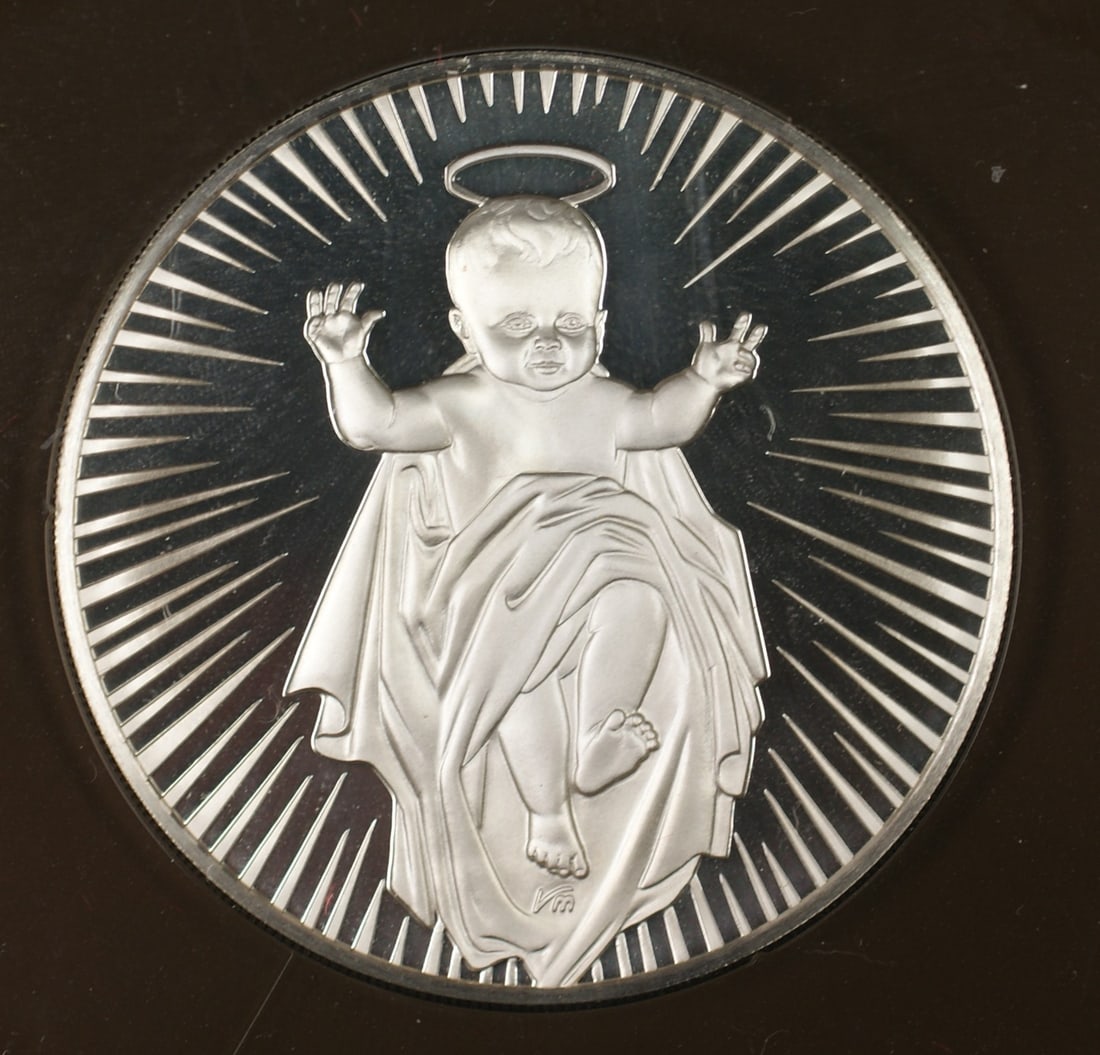 1975 Sterling Silver Proof Holiday Medal The First Christmas by Franklin Mint (1 of 4)