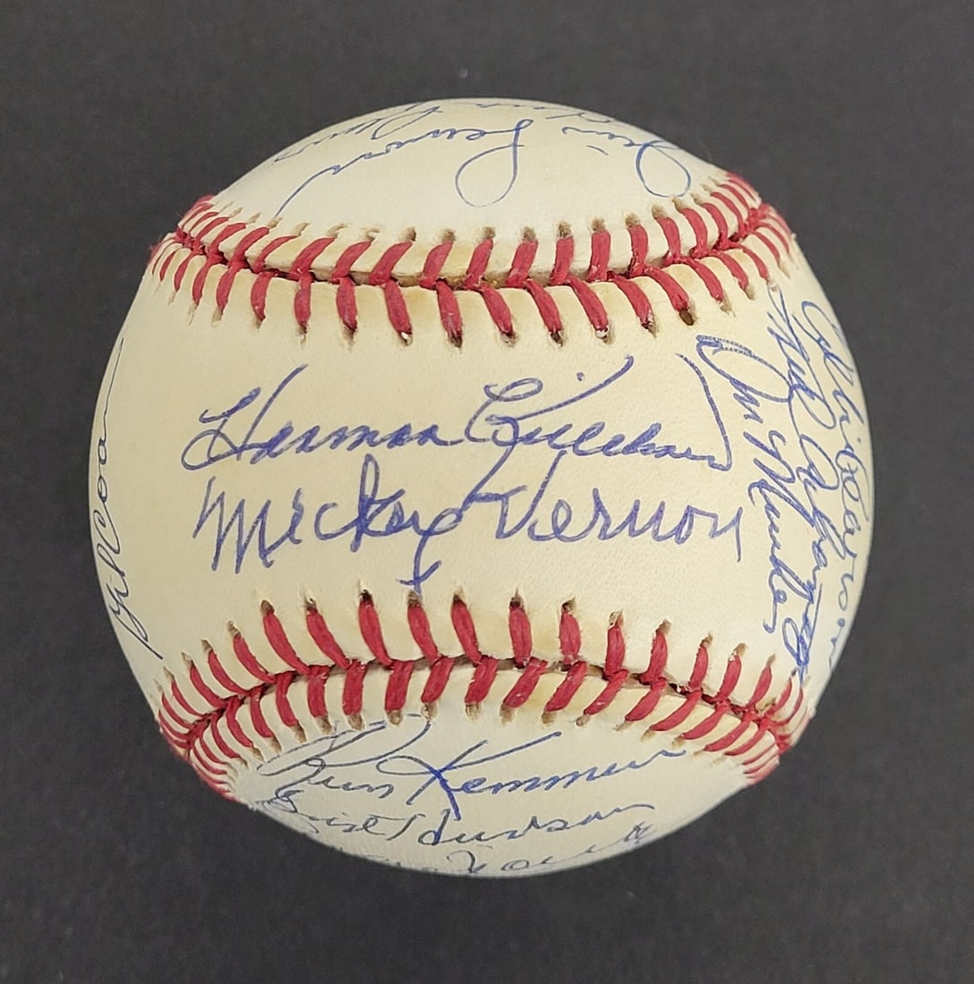 Washington Senators Signed Baseball Harmon Killebrew 25 Signatures Beckett COA: Washington Senators Signed Baseball Harmon Killebrew 25 Signatures Beckett COA This official American League Baseball is a remarkable collectible for baseball enthusiasts, featuring the authentic sign