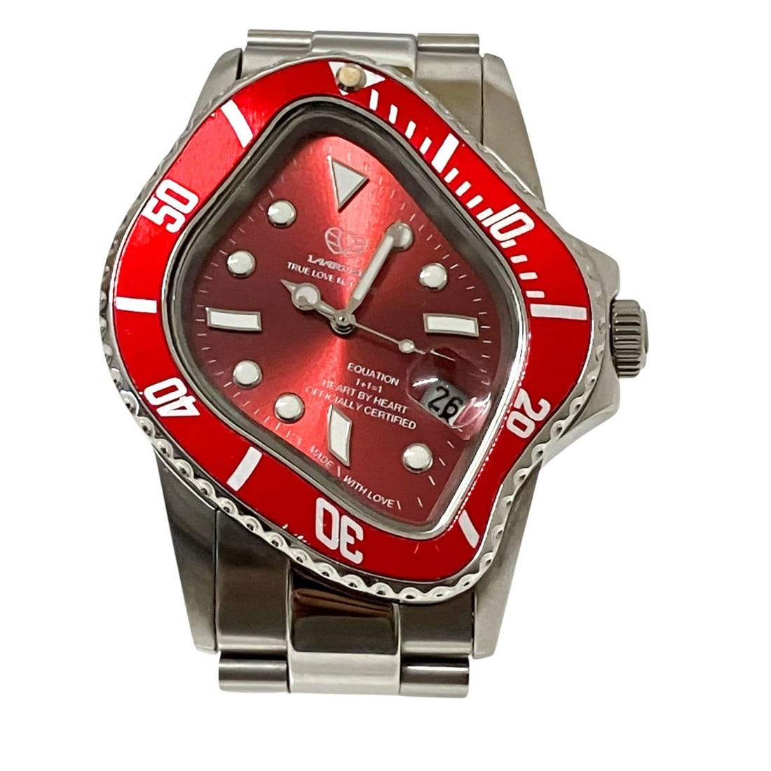 LAARVEE PEA001 wristwatch silver and red unisex limited edition: LAARVEE PEA001 wristwatch silver and red unisex limited edition LAARVEE PEA001 Christmas Limited Edition unisex wristwatch with an analog display in a silver and red colorway. This watch includes 5 ex