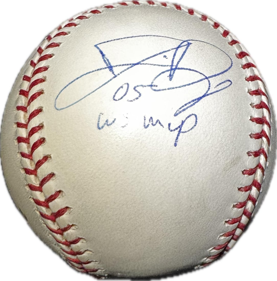 Beckett authenticated 2005 World Series baseball signed by 4 White Sox members (1 of 1)