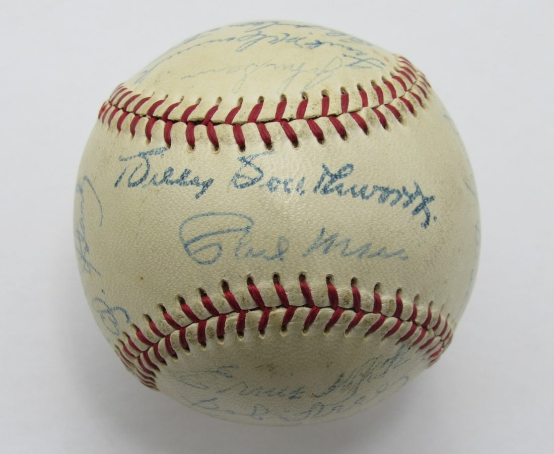 ONL baseball signed by 20 1948 Boston Braves NL champions Southworth: ONL baseball signed by 20 1948 Boston Braves NL champions Southworth Original 1948 Boston Braves National League Champions team-signed ONL baseball with 20 autographs. Signatures include Billy Southwo