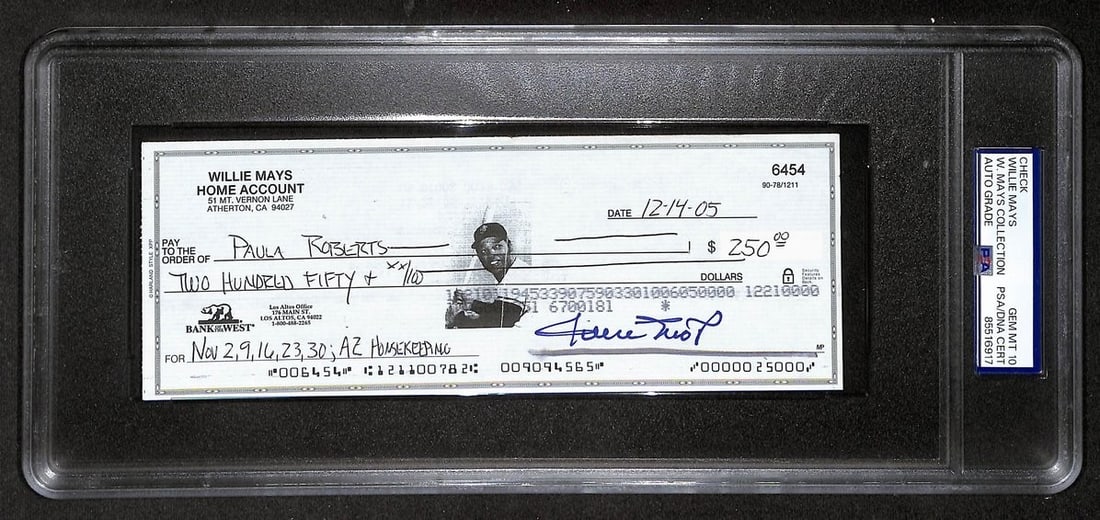 2005 Willie Mays HOF autographed bank check PSA DNA GEM MT 10: 2005 Willie Mays HOF autographed bank check PSA DNA GEM MT 10 Original 2005 bank check signed by Willie Mays and graded GEM MT 10 by PSA/DNA. The autograph is encapsulated in a tamper-proof acrylic ca