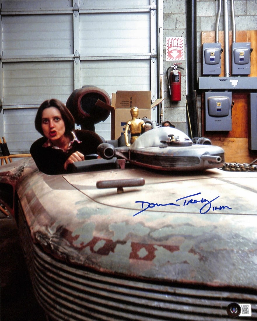 Beckett Certified 11x14 Signed Photo of Donna Tracy Star Wars ILM: Beckett Certified 11x14 Signed Photo of Donna Tracy Star Wars ILM Original 11x14 color photograph from Star Wars: A New Hope, signed by Donna Tracy in blue permanent marker. Tracy was an ILM alumna wh