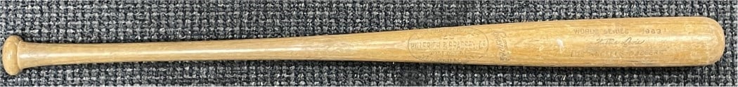 Willie Davis Game Used Bat Dodger Mom Betty Chatwood: Willie Davis Game Used Bat Dodger Mom Betty Chatwood This is a game-used baseball bat from Willie Davis, a notable player for the Los Angeles Dodgers. The bat is a piece of memorabilia associated with