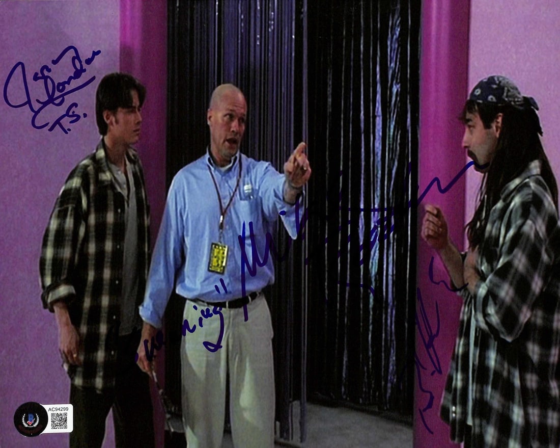 Beckett authenticated Mallrats 8x10 photo signed by Rooker O'Halloran Jeremy London: Beckett authenticated Mallrats 8x10 photo signed by Rooker O'Halloran Jeremy London Original 8x10 color still from Mallrats signed by Michael Rooker, Brian O'Halloran, and Jeremy London. This multi-si