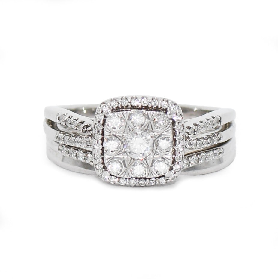 Unbranded 10k White Gold Cocktail Ring with 0.40 TDW Diamonds: Unbranded 10k White Gold Cocktail Ring with 0.40 TDW Diamonds Pre-owned ladies cocktail ring crafted in 10k white gold and set with natural round brilliant diamonds. The ring is stamped 10k, weighs 5.