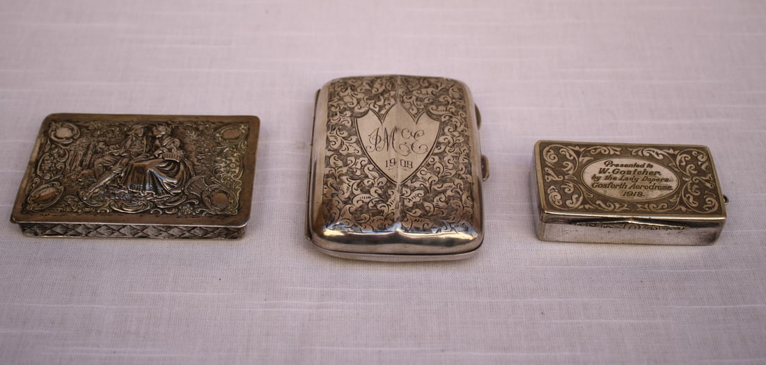 Three Sterling Silver Boxes English and Dutch Early 1900s: Three Sterling Silver Boxes English and Dutch Early 1900s Three-piece collection of early 1900s English and Dutch silver boxes, including two English sterling silver boxes and one Dutch box. One Engli