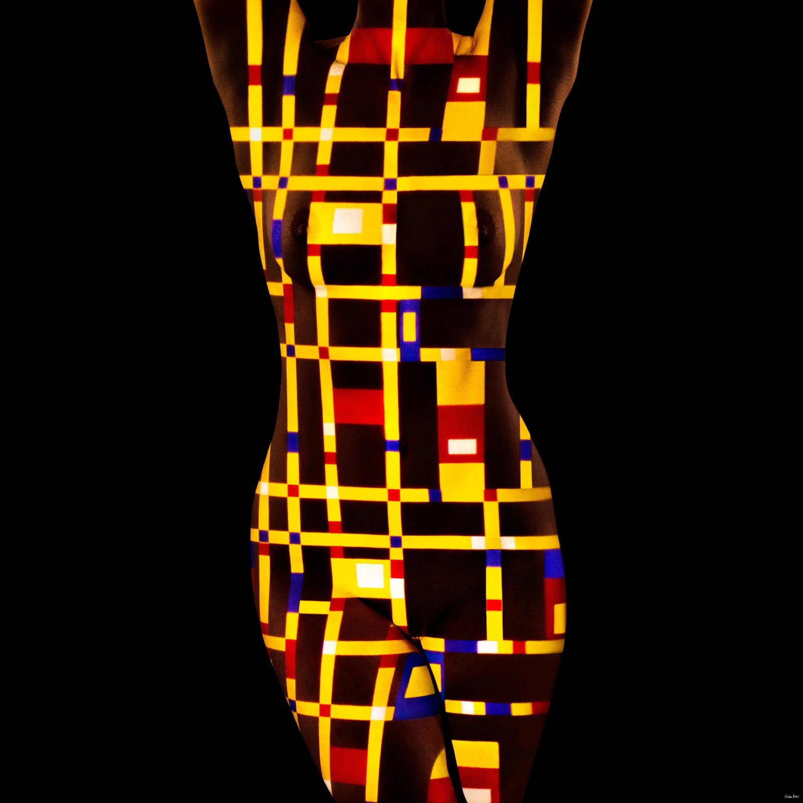 Giuliano Bekor Modernismo M10 archival pigment photograph 48x48 2/12: Giuliano Bekor Modernismo M10 archival pigment photograph 48x48 2/12 "Modernismo M10" is a limited-edition abstract photograph by Giuliano Bekor from the MODERNISSIMO series. Created in 2012, this arc