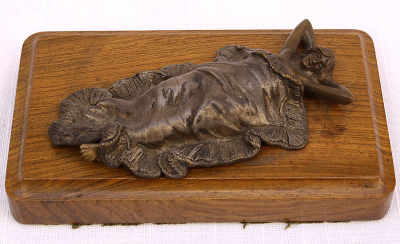 French Art Nouveau bronze sleeping nude woman statue on wood base: French Art Nouveau bronze sleeping nude woman statue on wood base French Art Nouveau bronze figure depicting a reclining nude woman with a removable bronze blanket. This original piece features detail