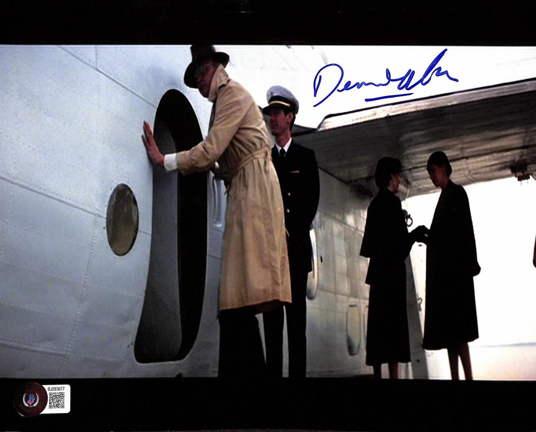 Beckett Certified 8x10 Indiana Jones Toht Photo Autographed by Dennis Muren: Beckett Certified 8x10 Indiana Jones Toht Photo Autographed by Dennis Muren Pre-owned signed 8x10 photograph from the Indiana Jones film series, autographed by Dennis Muren as "Toht." The signature is
