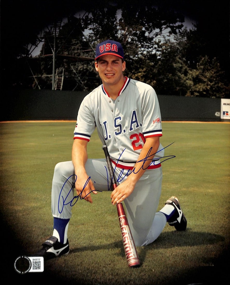 Beckett BAS authenticated Robin Ventura Team USA 8x10 signed photo: Beckett BAS authenticated Robin Ventura Team USA 8x10 signed photo This 8x10 color photograph features Robin Ventura in his Team USA baseball uniform, captured in a classic kneeling pose on the field 