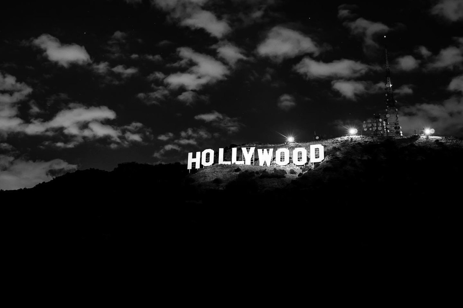 Brendan North Hollywood Dreams photograph 16 x 24 edition of 15: Brendan North Hollywood Dreams photograph 16 x 24 edition of 15 "Hollywood Dreams" is a contemporary digital photograph by Brendan North, produced in 2020 on archival paper. This 16 x 24 in. work is f