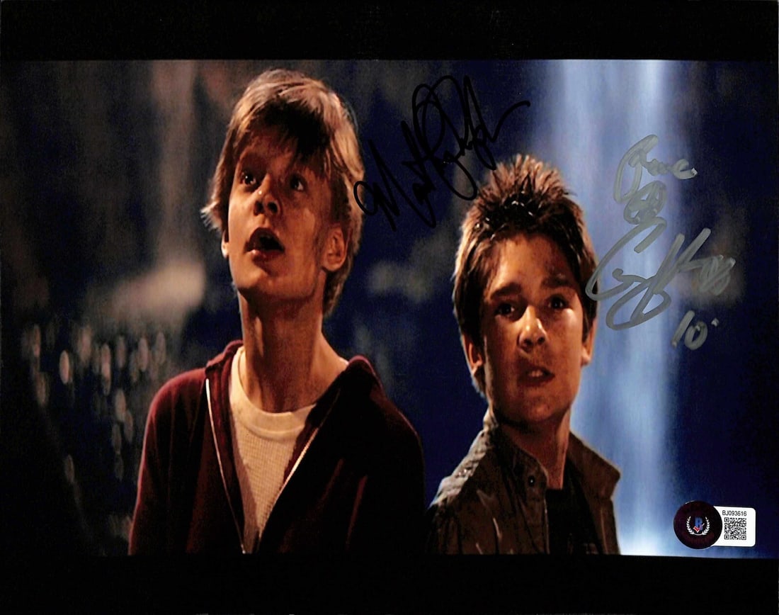 Martha Plimpton Corey Feldman Goonies Signed 8x10 Photo Beckett Certified: Martha Plimpton Corey Feldman Goonies Signed 8x10 Photo Beckett Certified This authentic 8x10 photograph features the signatures of Martha Plimpton and Corey Feldman, renowned actors from the classic 