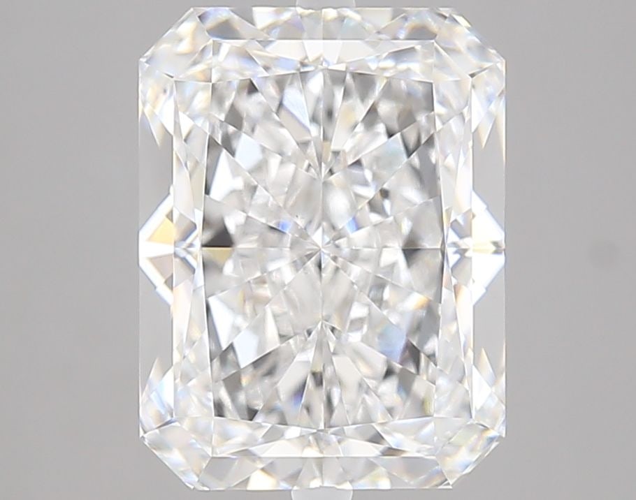 Loose Diamond - RADIANT 4.61ct E VVS2: Loose Diamond - RADIANT 4.61ct E VVS2 Source: This is a real non-mined Diamond that has been grown in a lab Shape: RADIANT Carats: 4.61 Color: E Clarity: VVS2 Certification: IGI Video: