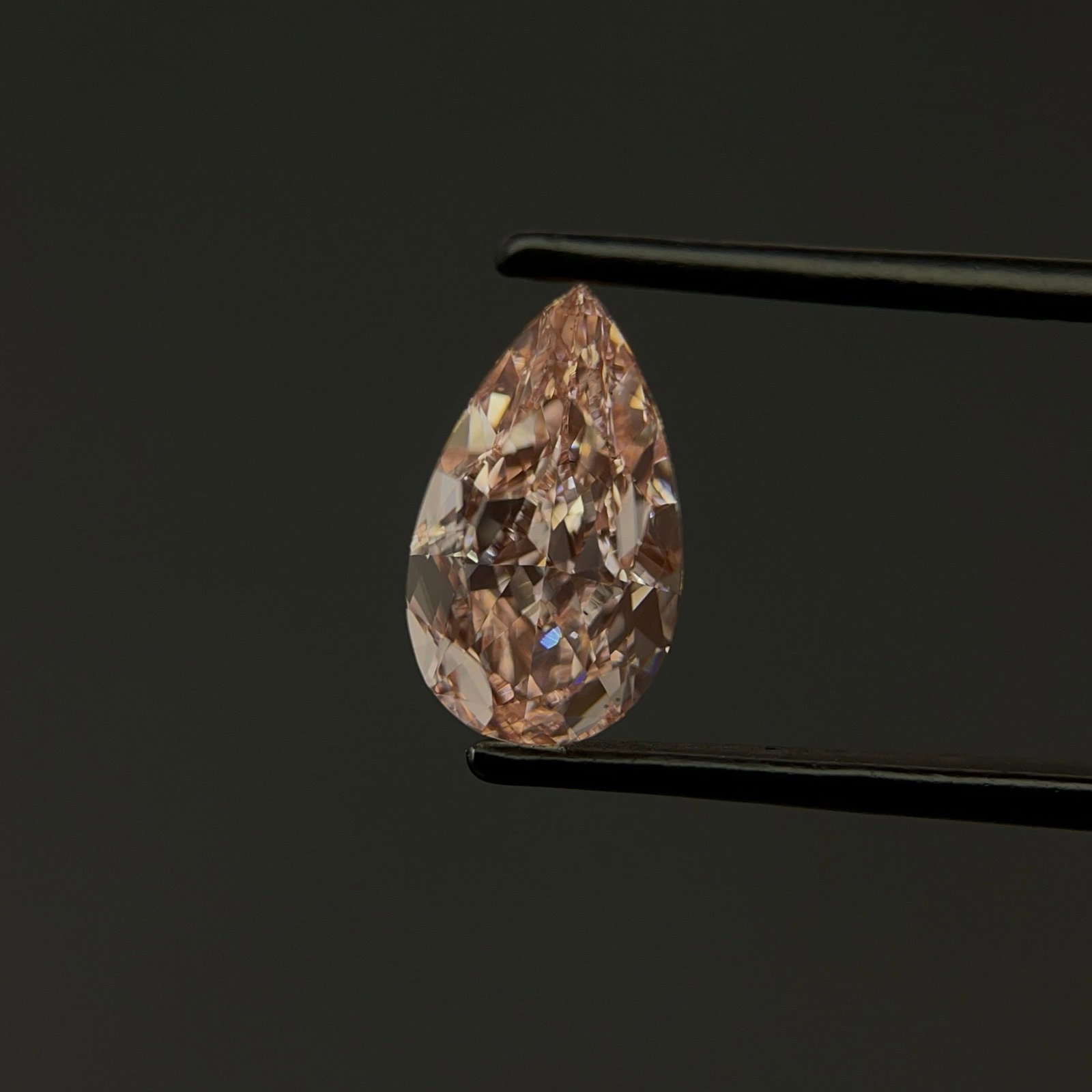 Loose Diamond - PEAR 2.55ct Fancy Vivid Pink VS2: Loose Diamond - PEAR 2.55ct Fancy Vivid Pink VS2 Source: This is a real non-mined Diamond that has been grown in a lab Shape: PEAR Carats: 2.55 Color: Fancy Vivid Pink Certification: IGI Video: