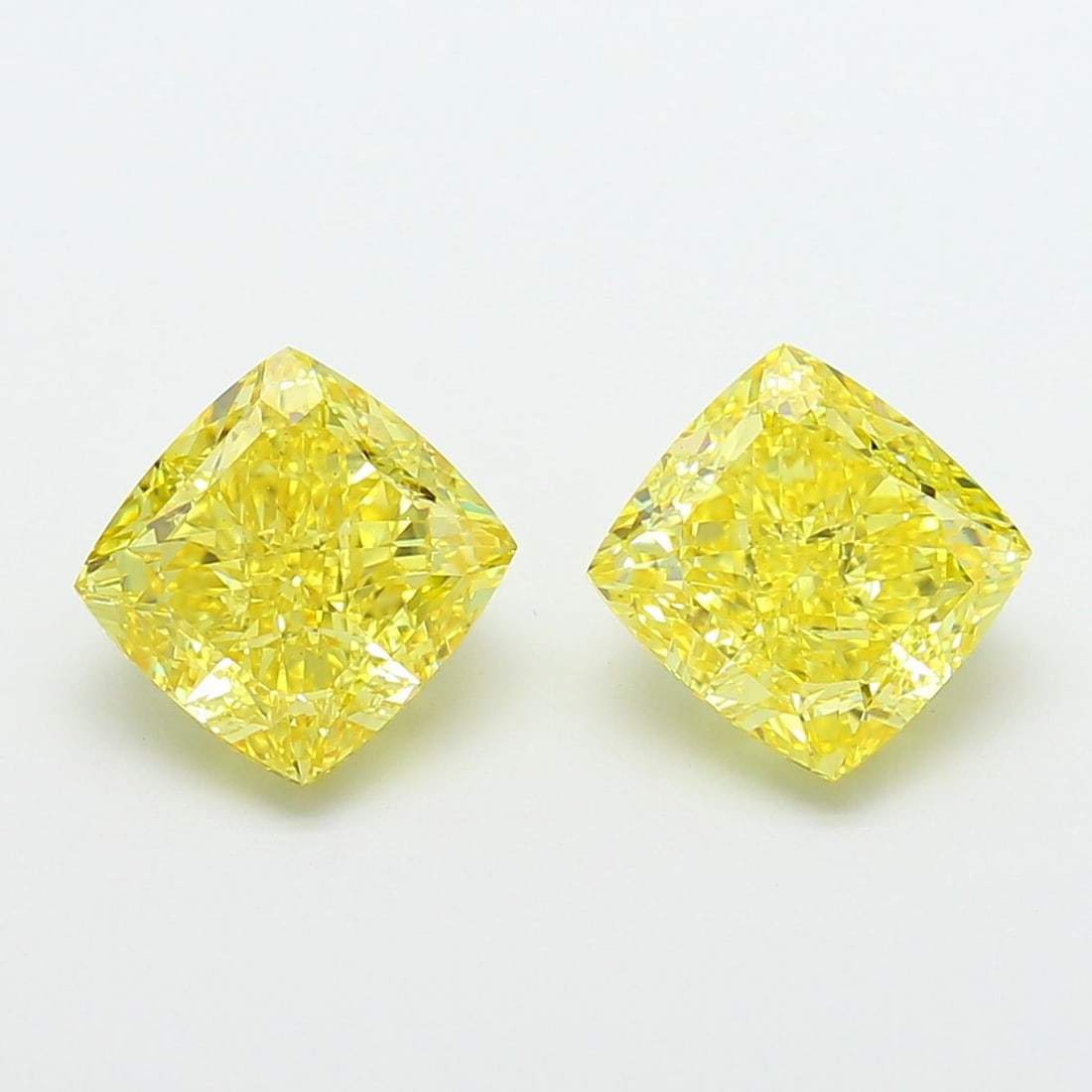 Loose Diamond - CUSHION MODIFIED 3.04ct Fancy Intense Yellow VS1: Loose Diamond - CUSHION MODIFIED 3.04ct Fancy Intense Yellow VS1 Source: This is a real non-mined Diamond that has been grown in a lab Shape: CUSHION MODIFIED Carats: 3.04 Color: Fancy Intense Yellow