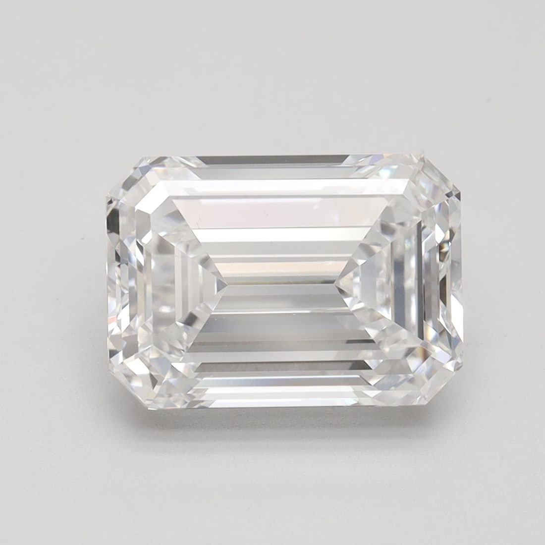 Loose Diamond - EMERALD 4.55ct D VS1: Loose Diamond - EMERALD 4.55ct D VS1 Source: This is a real non-mined Diamond that has been grown in a lab Shape: EMERALD Carats: 4.55 Color: D Clarity: VS1 Certification: IGI Video: Video Link