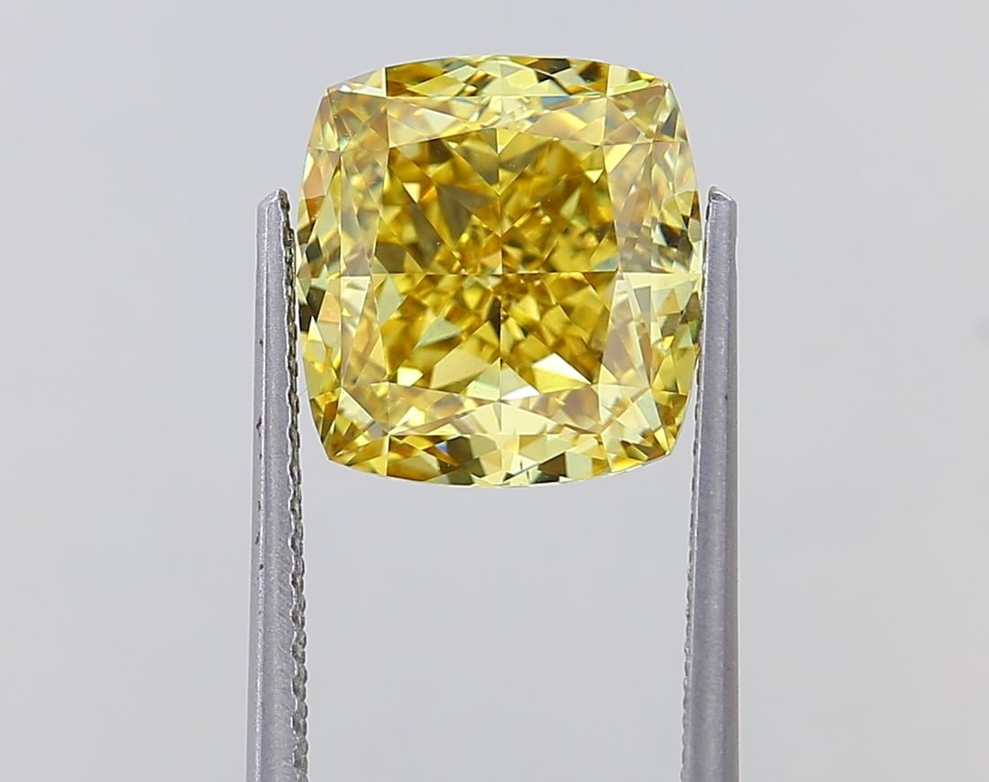 Loose Diamond - CUSHION MODIFIED 4.55ct Fancy Vivid Yellow VS1: Loose Diamond - CUSHION MODIFIED 4.55ct Fancy Vivid Yellow VS1 Source: This is a real non-mined Diamond that has been grown in a lab Shape: CUSHION MODIFIED Carats: 4.55 Color: Fancy Vivid Yellow Cert
