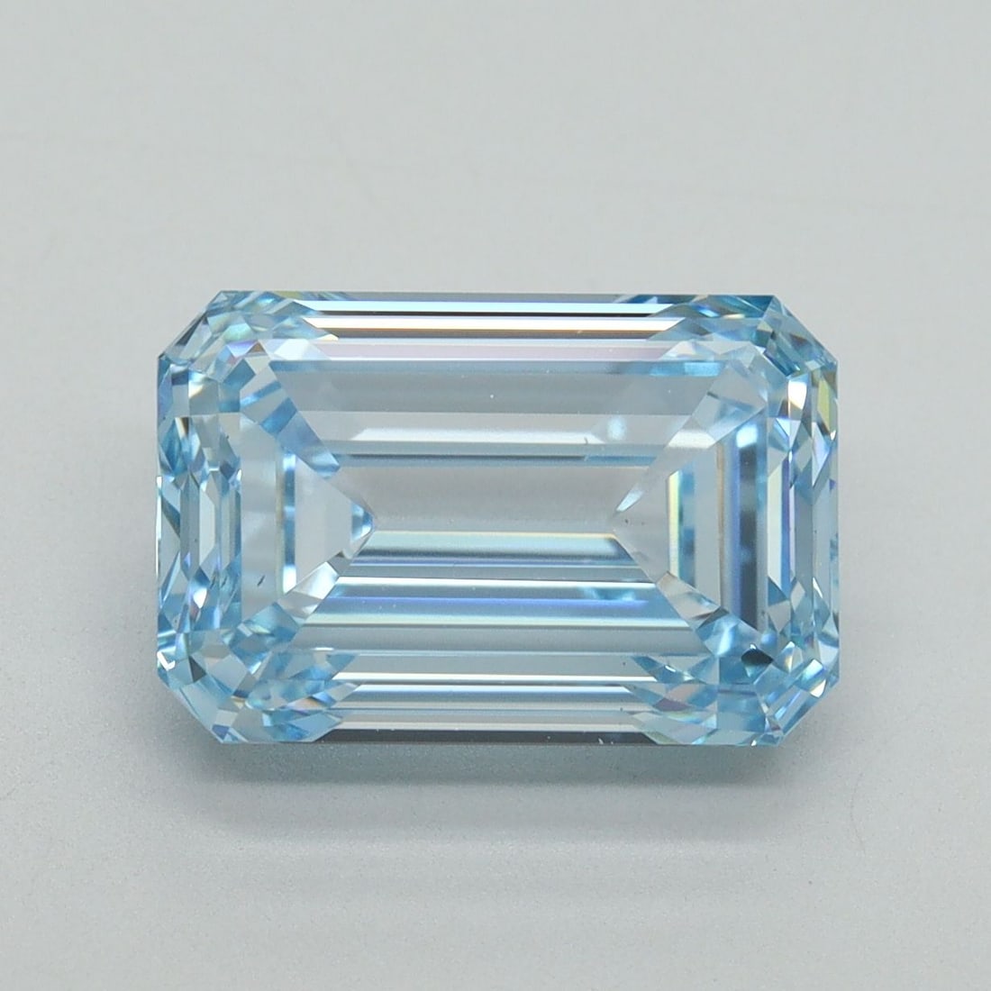 Loose Diamond - EMERALD 4.52ct Fancy Intense Blue VS2: Loose Diamond - EMERALD 4.52ct Fancy Intense Blue VS2 Source: This is a real non-mined Diamond that has been grown in a lab Shape: EMERALD Carats: 4.52 Color: Fancy Intense Blue Certification: IGI Vid