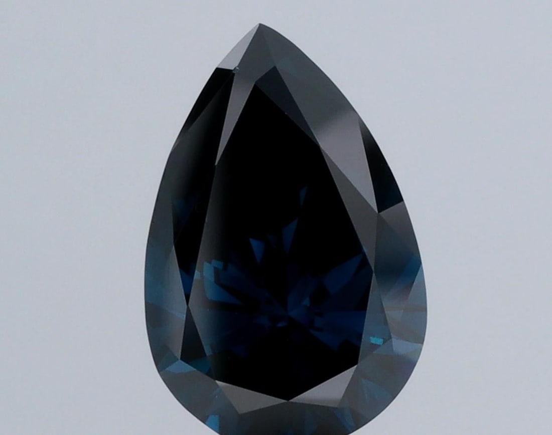 Loose Diamond - PEAR 2.24ct Black VS1: Loose Diamond - PEAR 2.24ct Black VS1 Source: This is a real non-mined Diamond that has been grown in a lab Shape: PEAR Carats: 2.24 Color: Black Certification: NONE Video: Video Link Additional