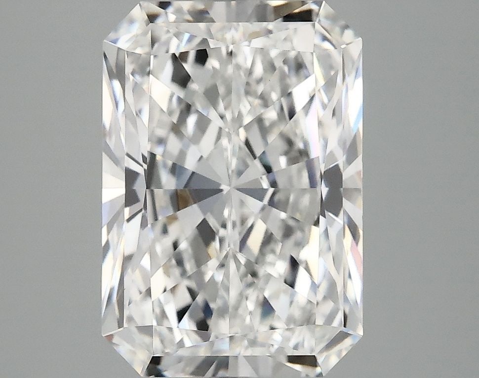 Loose Diamond - RADIANT 4.19ct E VVS2: Loose Diamond - RADIANT 4.19ct E VVS2 Source: This is a real non-mined Diamond that has been grown in a lab Shape: RADIANT Carats: 4.19 Color: E Clarity: VVS2 Certification: IGI Video: