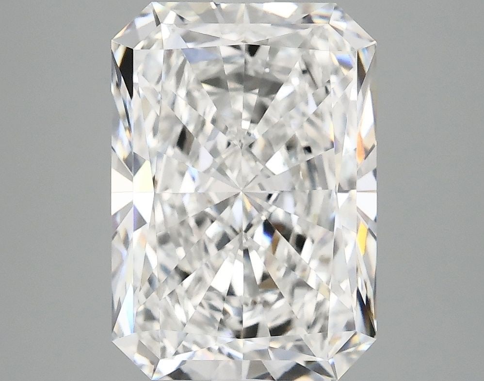 Loose Diamond - RADIANT 3.94ct D VVS2: Loose Diamond - RADIANT 3.94ct D VVS2 Source: This is a real non-mined Diamond that has been grown in a lab Shape: RADIANT Carats: 3.94 Color: D Clarity: VVS2 Certification: IGI Additional images avai