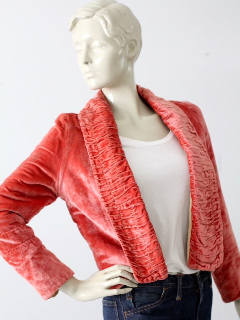 Vintage Coral Velvet Jacket with Ruffle Collar: Vintage Coral Velvet Jacket with Ruffle Collar Discover a timeless vintage piece with this Antique Velvet Jacket from the early 20th century. Crafted from luxurious coral velvet, this open blazer feat