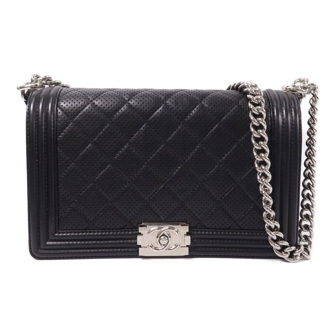 CHANEL Boy 28 A92193 shoulder bag black lambskin silver tone CC: CHANEL Boy 28 A92193 shoulder bag black lambskin silver tone CC CHANEL Boy 28 chain shoulder bag in black lambskin leather with a CC design and shoulder chain strap. The interior includes two open poc