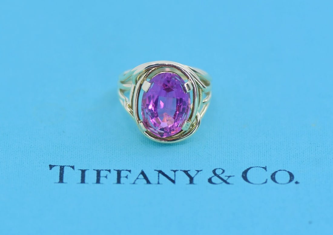 Tiffany Co Schlumberger Pink Tourmaline Ring 18K Yellow Gold Size 6: Tiffany Co Schlumberger Pink Tourmaline Ring 18K Yellow Gold Size 6 Tiffany & Co. Schlumberger ring in 18k yellow gold with a 10 ct pink tourmaline. The ring is size 6 and has a stated weight of 7.4 g