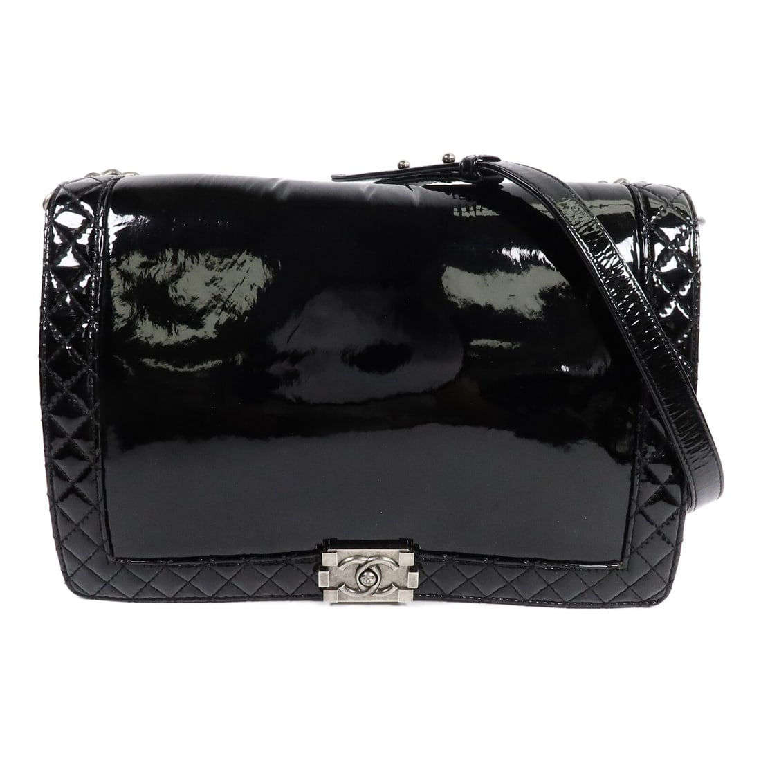 CHANEL Boy Reverso XL 2 Way Shoulder Bag A67947 Black Patent Leather: CHANEL Boy Reverso XL 2 Way Shoulder Bag A67947 Black Patent Leather CHANEL CC Reverso Boy XL 2 Way Shoulder Bag in black patent leather. This women's bag features a 2-way shoulder design with a black