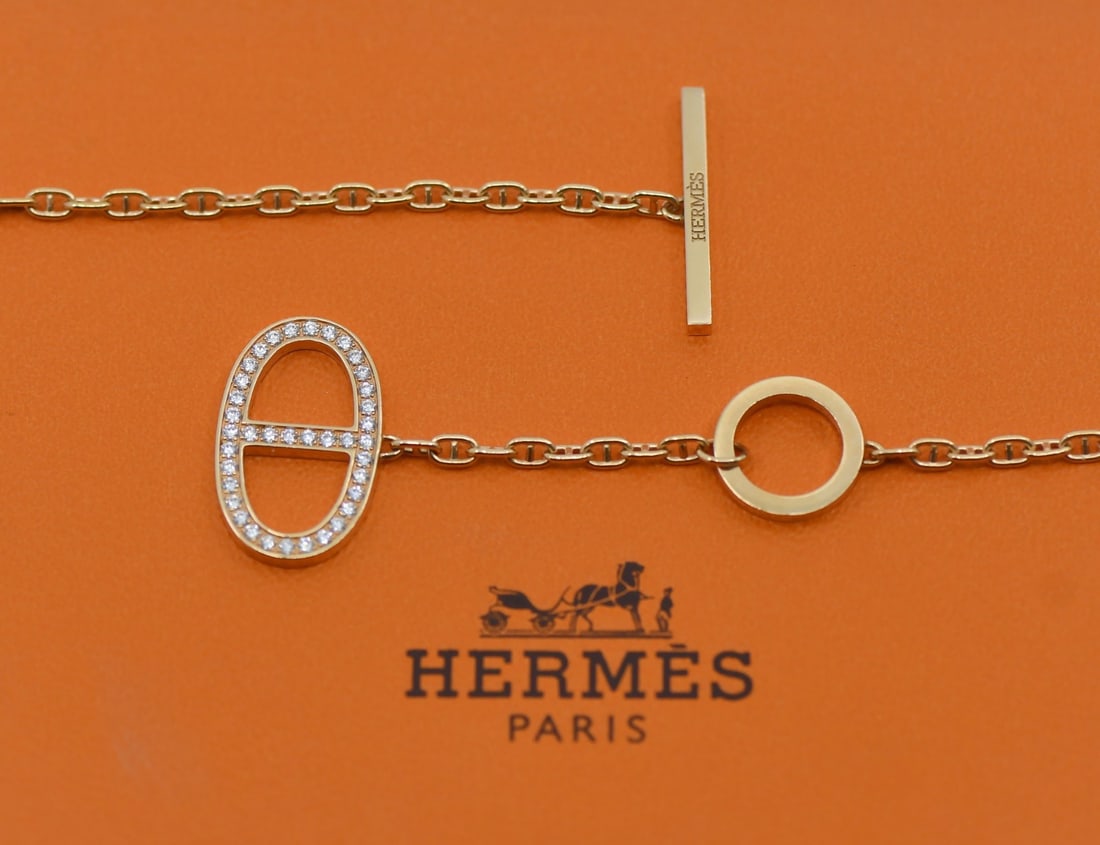 Hermes Chaine D'Ancre 18K Rose Gold Diamond Chain Necklace: Hermes Chaine D'Ancre 18K Rose Gold Diamond Chain Necklace Hermes Chaine D'Ancre diamond necklace in 18k rose gold, featuring a chain style and diamond accent. Made in France, it measures 16 inches in