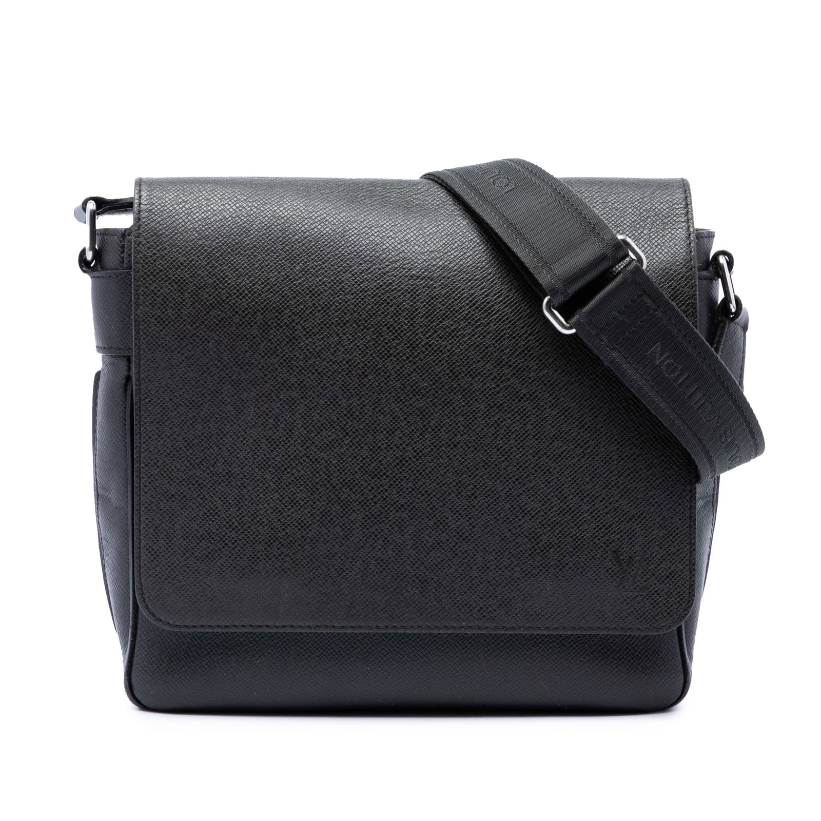 Louis Vuitton Roman MM Taiga Leather Shoulder Bag Black: Louis Vuitton Roman MM Taiga Leather Shoulder Bag Black Louis Vuitton Taiga Roman MM shoulder bag crafted in black Taiga leather with an adjustable flat canvas shoulder strap and a front flap with mag